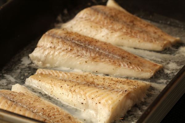 Torskefilet med smørstegte grønsager