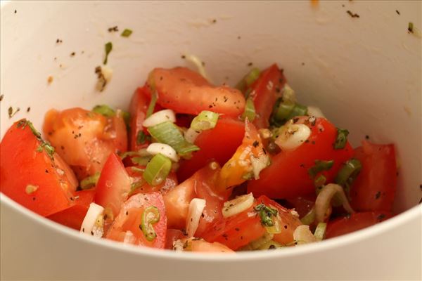 Skinkestrimler med tomatsalsa