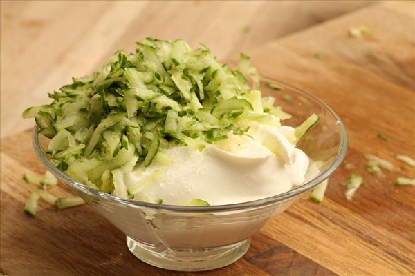 Græsk farsbrød med tzatziki