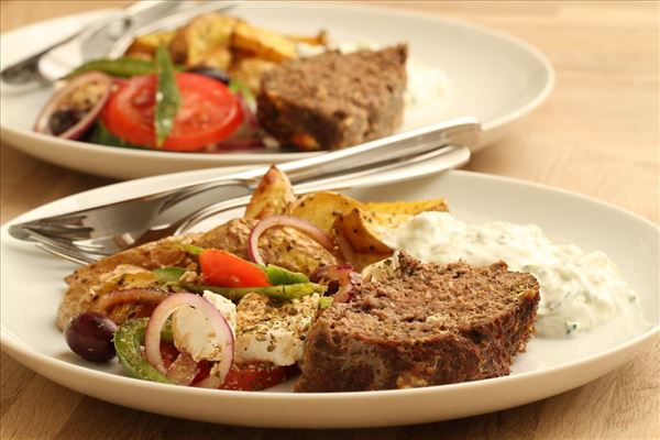 Græsk farsbrød med tzatziki