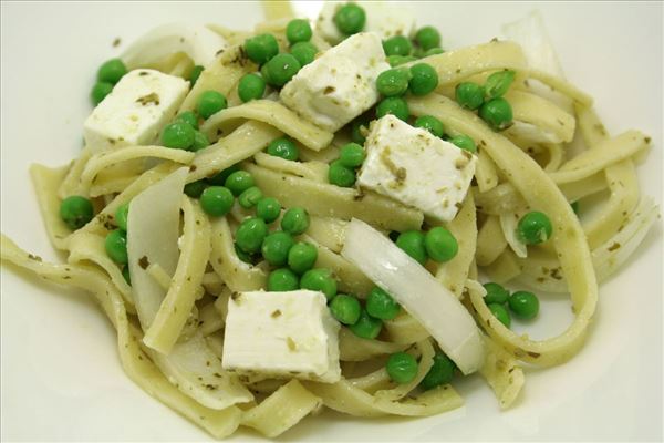 Pasta med feta og ærter