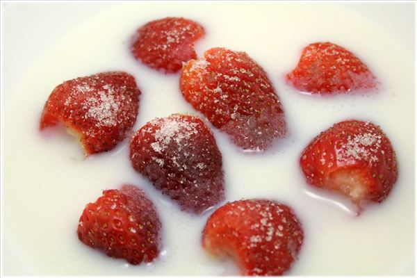 Jordbær med mælk