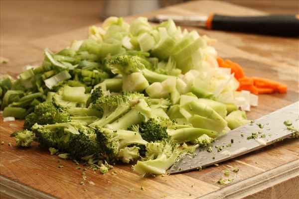 Grønsagstærte med skinke og broccoli