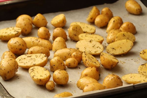 Medisterpølse med ovnstegte kartofler