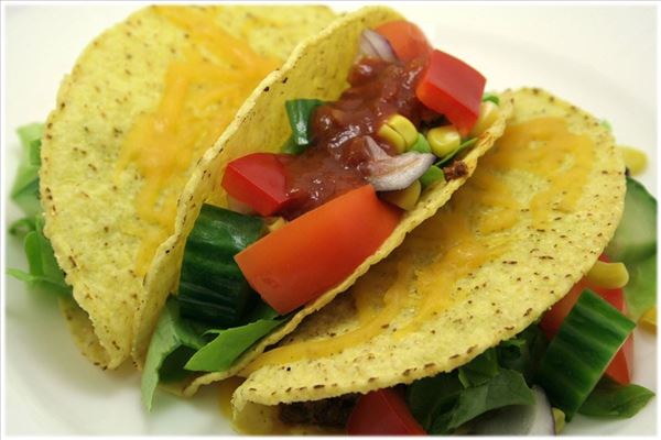 Taco med oksekød og salat