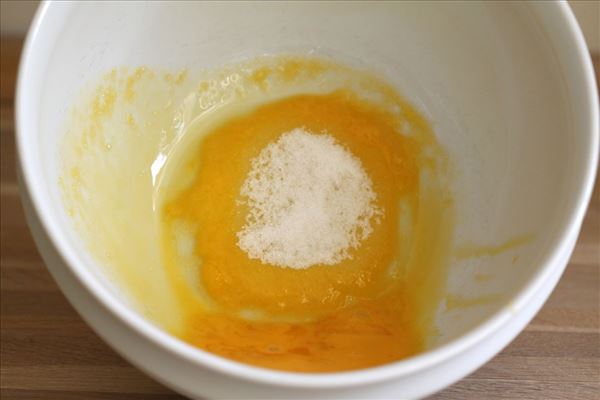 Koldskål med tykmælk og æg