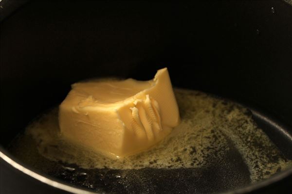 Lasagne med bechamelsauce og salat