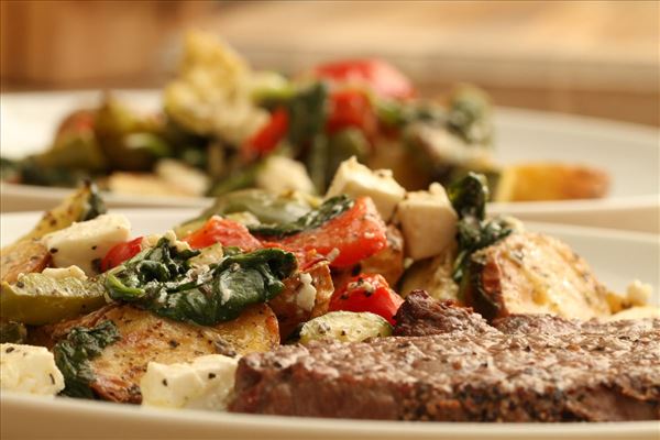 Steaks med varm kartoffelsalat