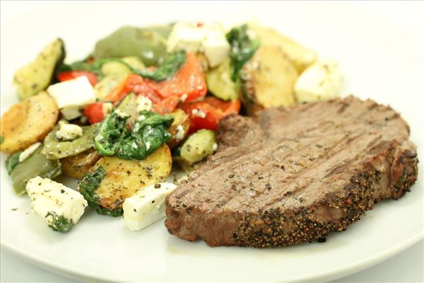 Steaks med varm kartoffelsalat