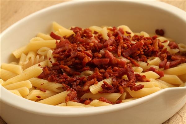 Pasta med bacon og mornay sauce