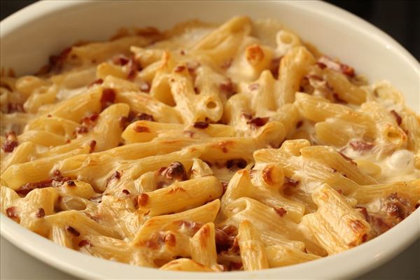 Pasta med bacon og mornay sauce