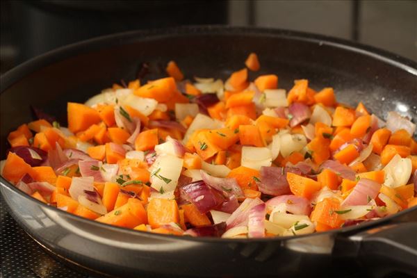 Barbecuebøf med bearnaise og pomme frites