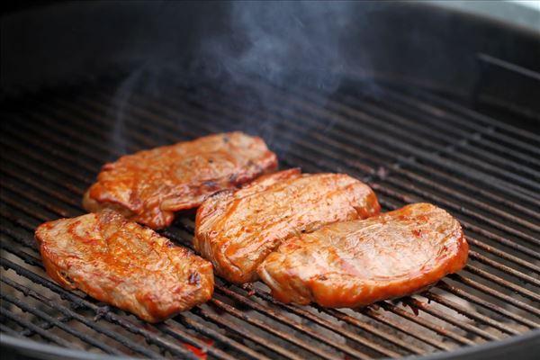 Barbecuebøf med bearnaise og pomme frites