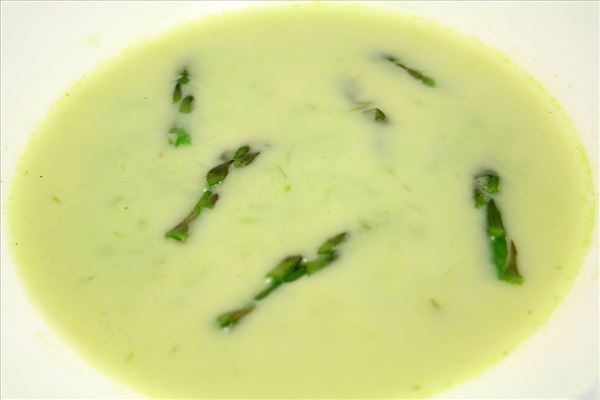 Grøn aspargessuppe