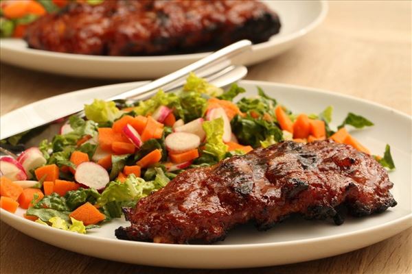 Spareribs med let salat