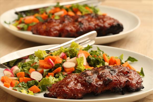 Spareribs med let salat