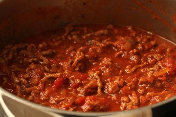 Gratineret kartoffelmos med kødsauce