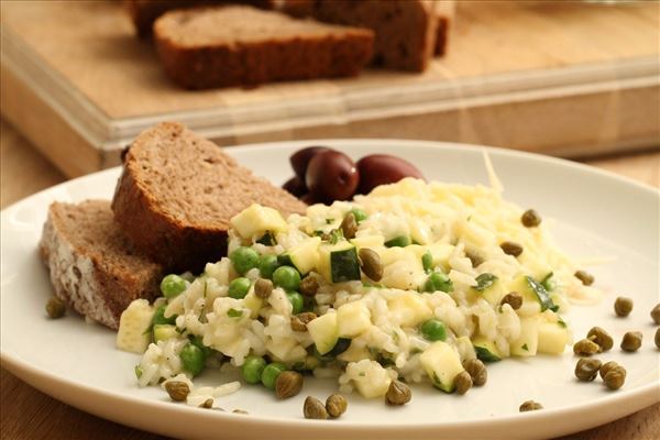 Risotto med ærter og squash