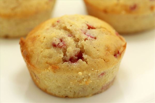 Jordbær-Rabarber muffins