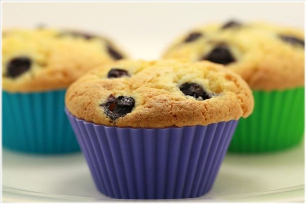 Marcipanmuffins med hvid chokolade og blåbær