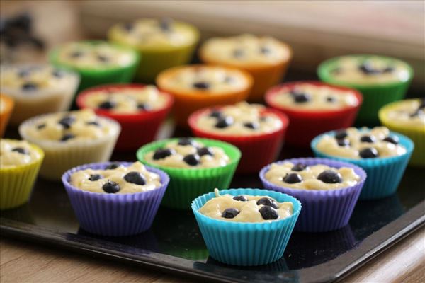 Marcipanmuffins med hvid chokolade og blåbær