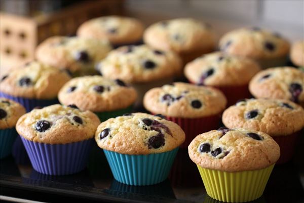 Marcipanmuffins med hvid chokolade og blåbær