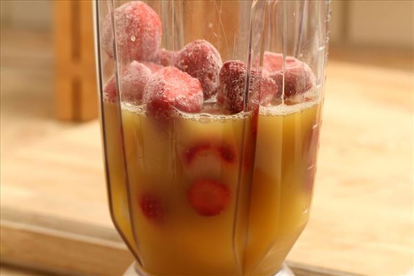 Jordbærsmootie med ananasjuice og banan