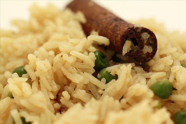 Krydrede ris med kanel og nellike