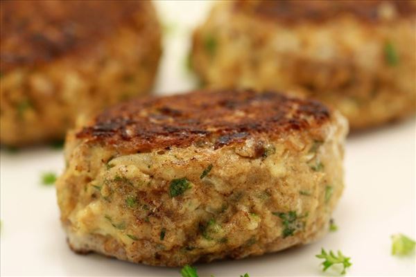 Tunfrikadeller med dild og persille