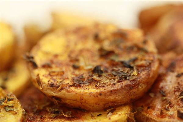 Sprøde ovnkartofler med oregano og paprika