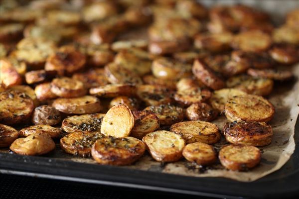 Sprøde ovnkartofler med oregano og paprika