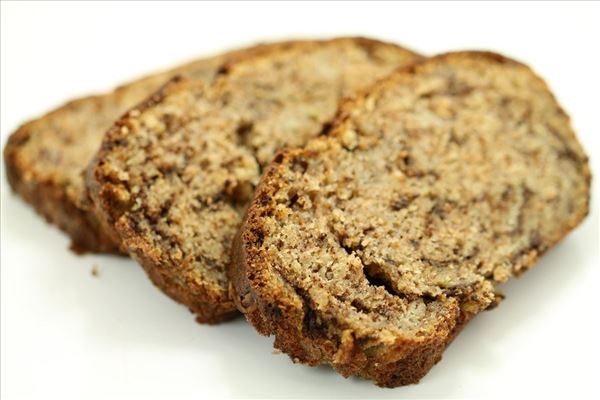 Banankage med chokolade og kanel