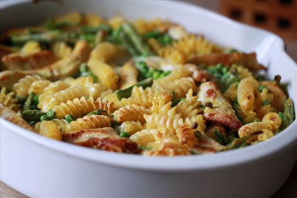 Let og lækker kalkunfad med pasta