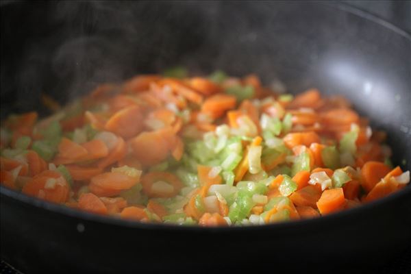 Arabisk sommersuppe med kyllingebryst