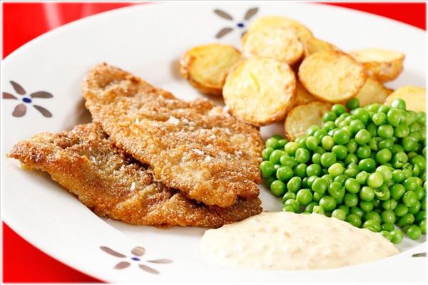 Stegte fiskefileter med ristede kartofler 