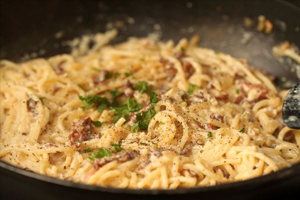 Spaghetti alla carbonara med hvidvin