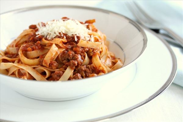 Langtidssimret ragu a la bolognese med tagliatelle