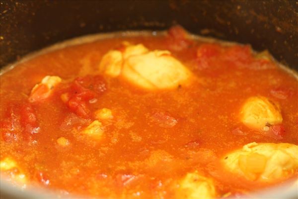 Kylling i tomat flødesovs med brune ris