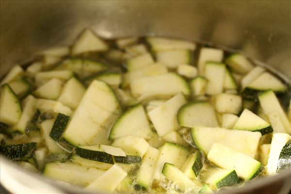 Squashsuppe med hvidløgsost