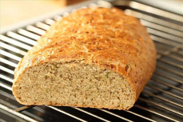 Squashbrød med salvie og oregano