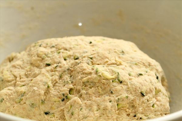 Squashbrød med salvie og oregano