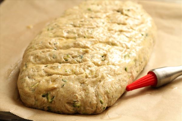 Squashbrød med salvie og oregano