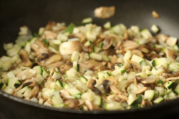 Champignon-squash-paté med ris og pinjekerner