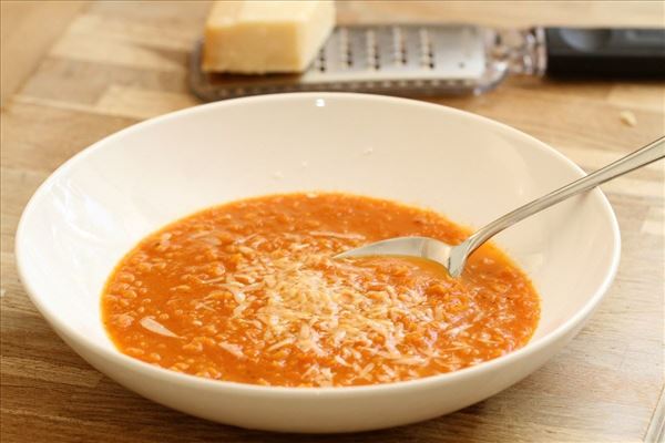 Linse-tomatsuppe med chili og karry