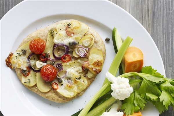 Kartoffelpizzaer med frisk grønt