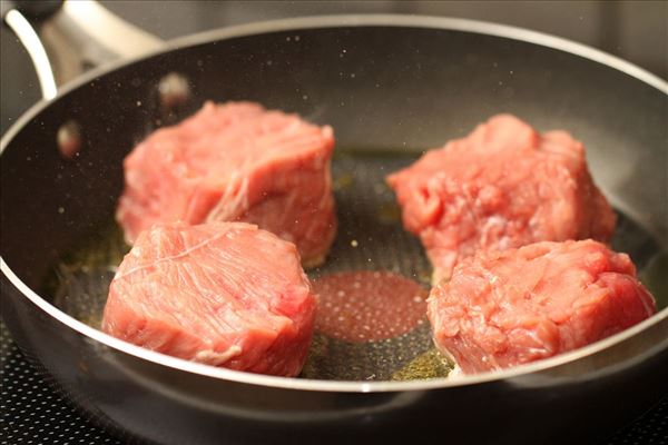 Tournedos med parmaskinke og gorgonzolaost