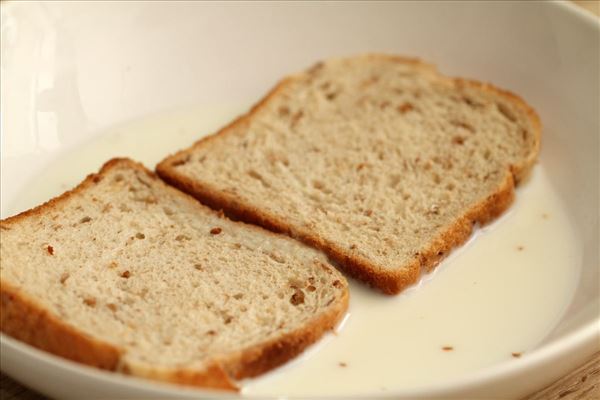 Søde toast med æg og sukker