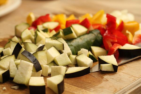 Pasta med parmaskinke og ratatouille