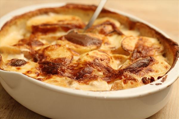 Kartoffelgratin med koteletter