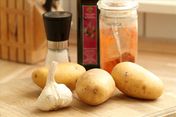 Ovnbagt kartoffel med hvidløg og paprika